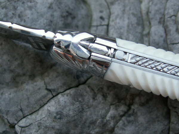 LAGUIOLE EN AUBRAC SUBTILE Laguiole Taschenmesser gedrehter Knochengriff Muschelbacken Frankreich